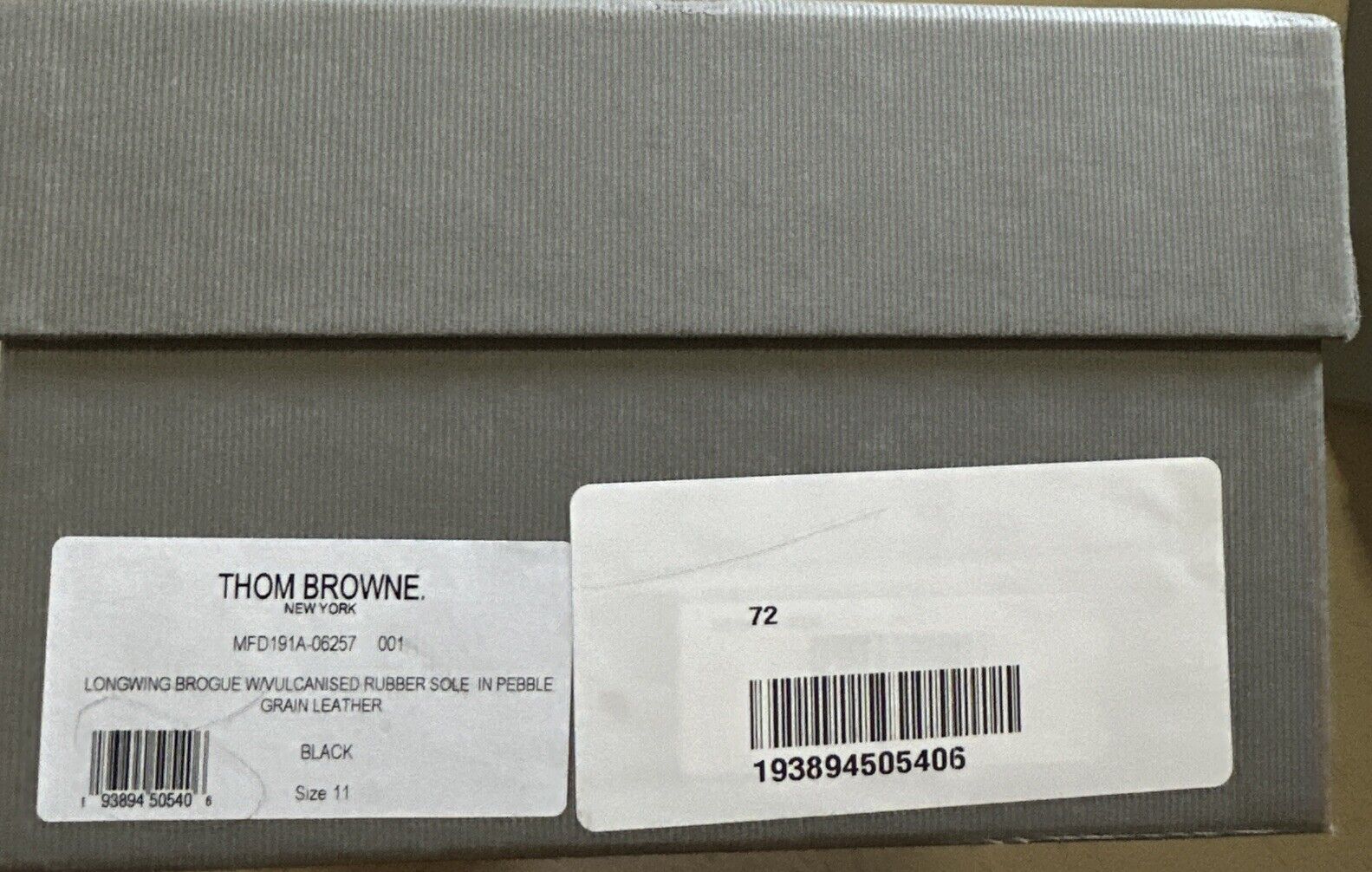 NIB $730 Thom Browne Men Low Top Leather Sneakers Black 11 US/44 EU Spain