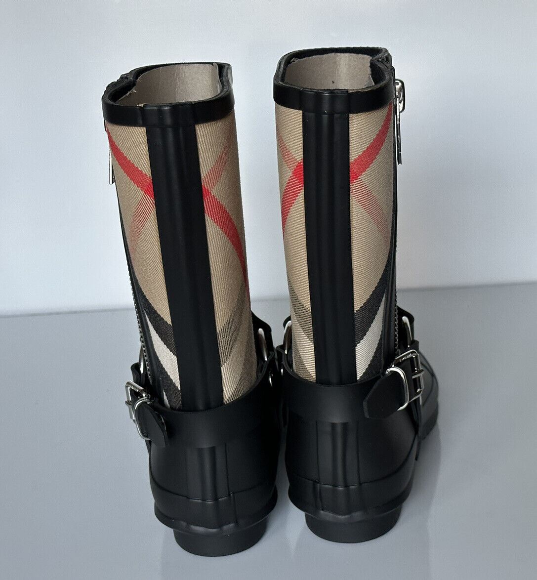 NIB Burberry Rubber Women's Black/Archive Beige Ankle Boots 5 US (35 Eu) 8034405