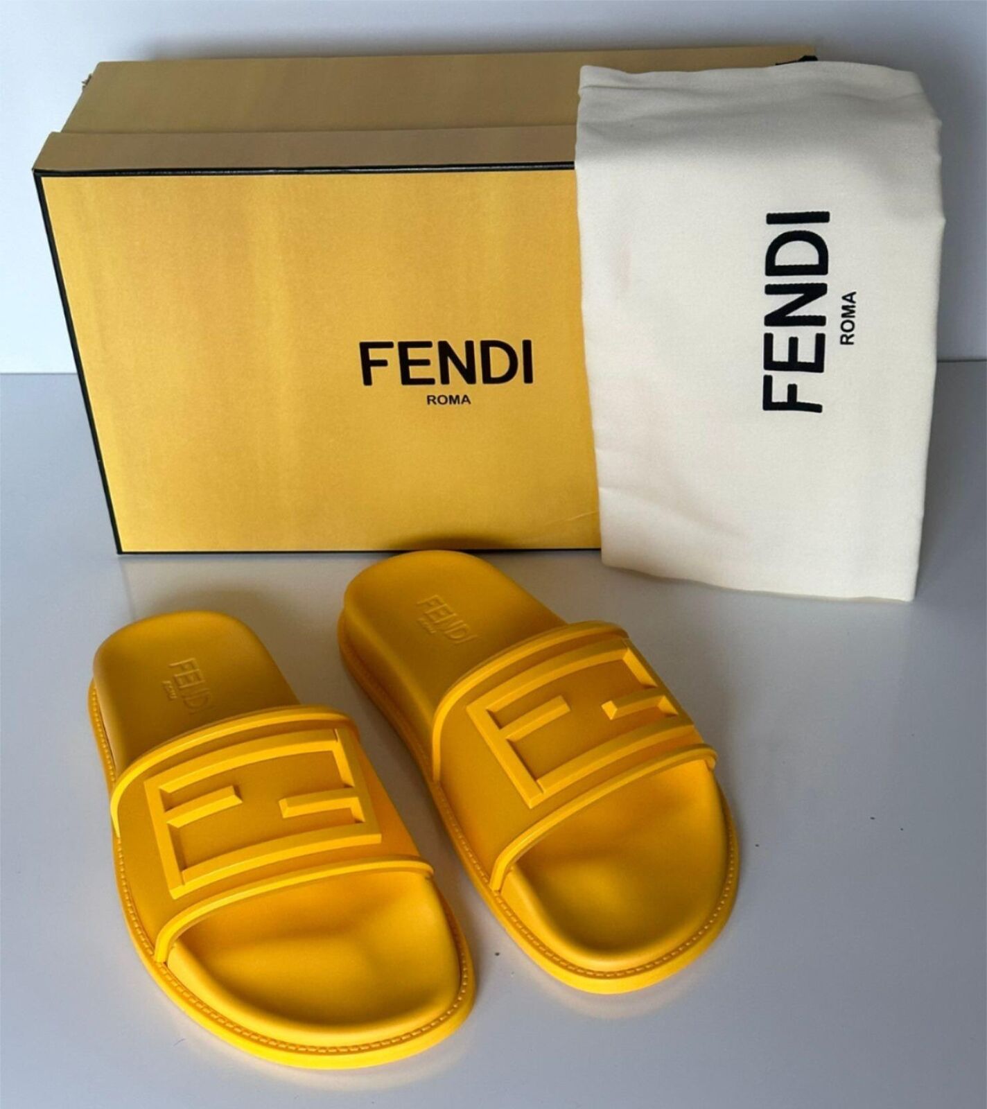 NIB $470 Fendi Men's FF Rubber Slide Sandals Yellow 10 US/9 UK Italy 7X1522