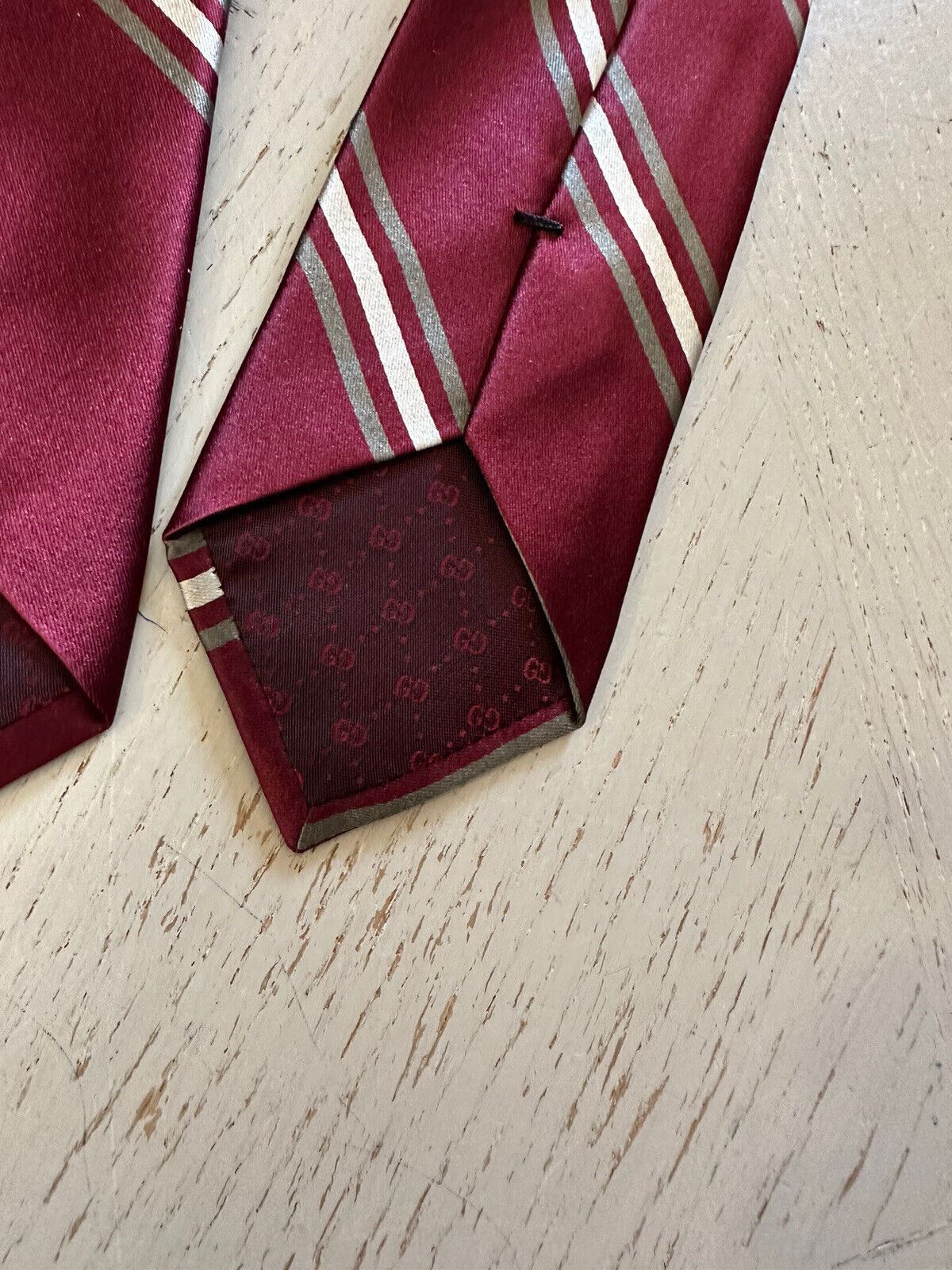 New Gucci Mens Big Gimental 5.5 Inches Silk Neck Tie Burgundy Italy