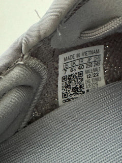 Yeezy Boost 350 V2 Men’s Low Top Sneakers Gray 7 US  (40 Eu) Made by Adidas NIB