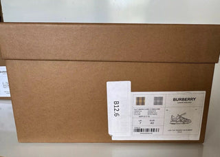 NIB Burberry Women's Fashion White Low Top Sneakers 10 US (40 Eu) 8053929
