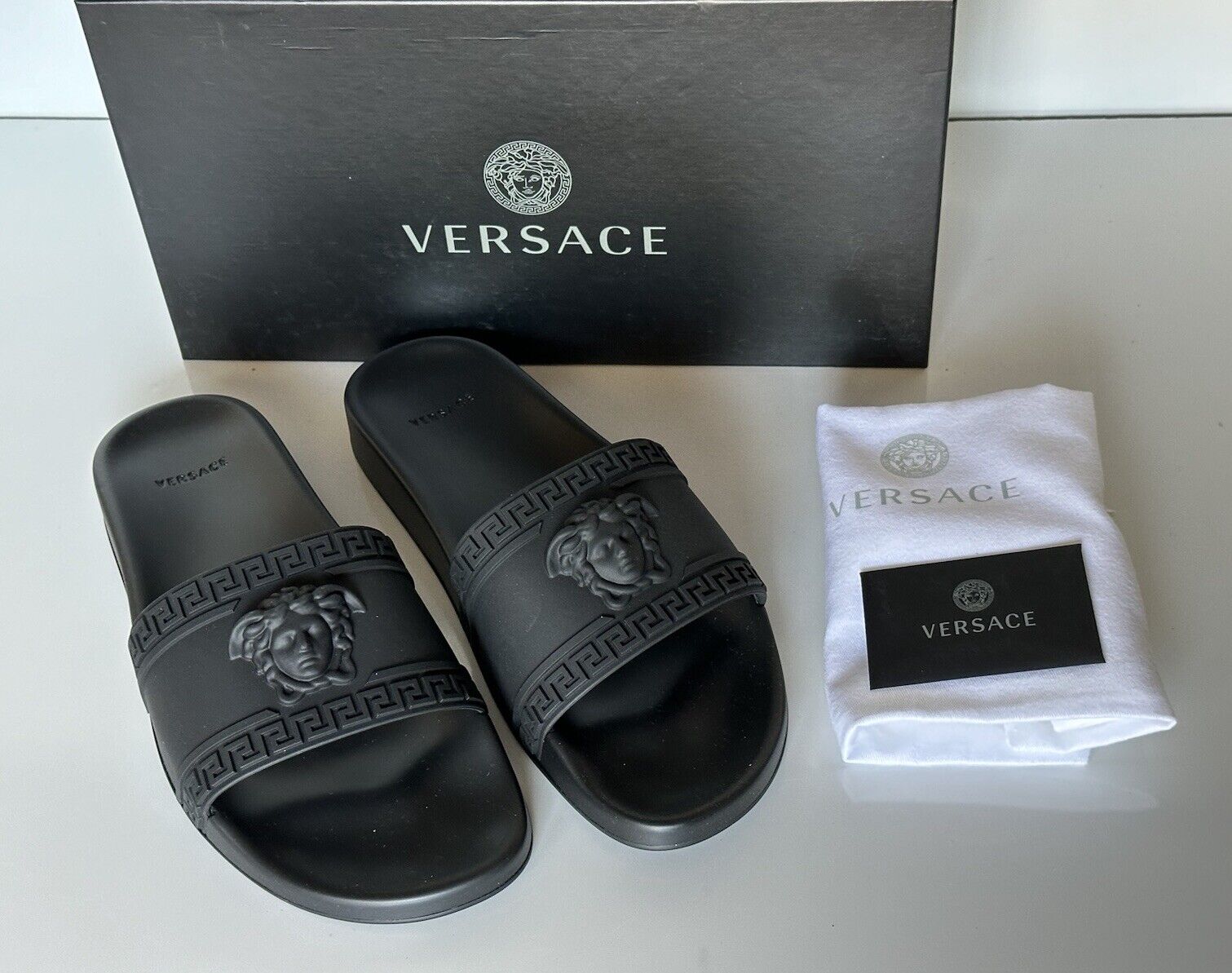 NIB $375 VERSACE Medusa Head Men's Black Sandals 10 US (43 Euro) DSU5883 Italy