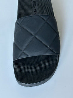 NIB $520 Bottega Veneta Women’s Matt Rubber Black Slides Sandals 7 (37) 640051