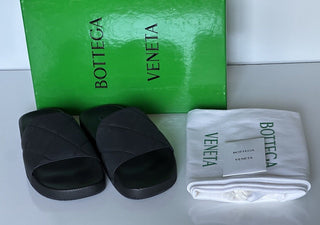 NIB $520 Bottega Veneta Women’s Matt Rubber Black Slides Sandals 9 (39) 640051