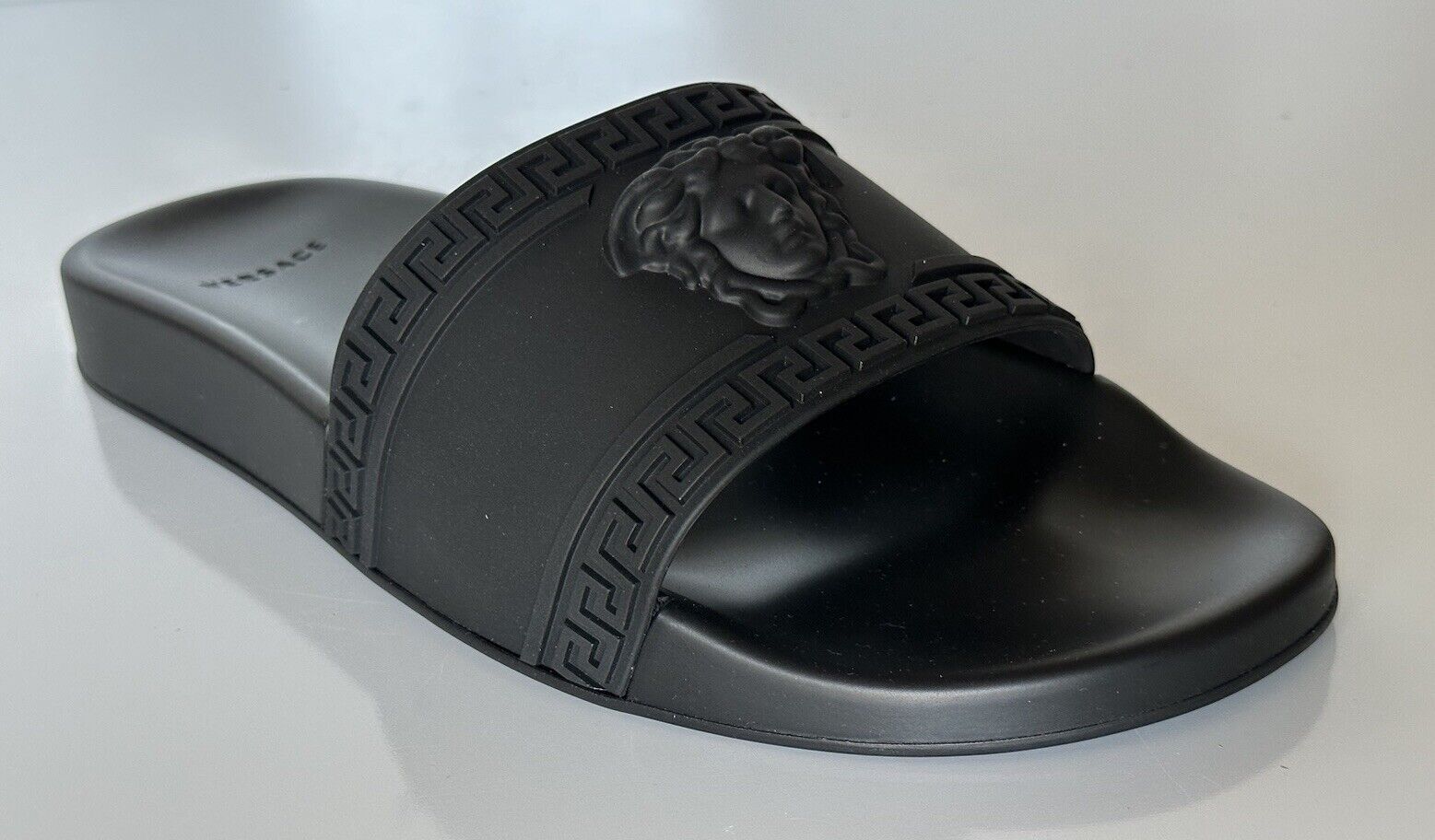 NIB $375 VERSACE Medusa Head Men's Black Sandals 11 US (44 Euro) DSU5883 Italy