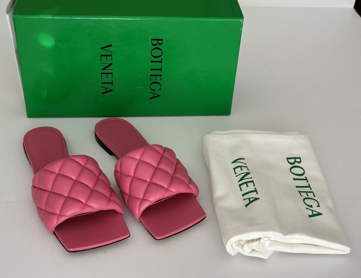 NWT $990 Bottega Veneta Pink Flat Sandals Shoes 7 US (37 Euro) 627710 Italy