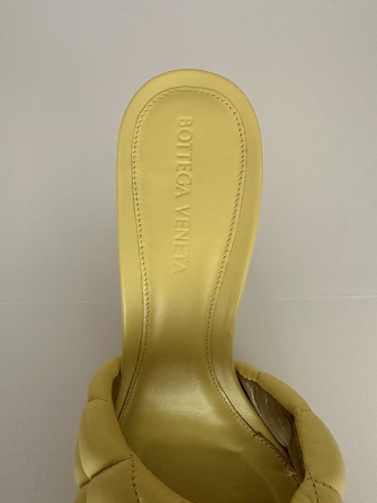 NWT $1200 Bottega Veneta Butterscotch Leather Mules 7 US (37 Euro) 592015 Italy