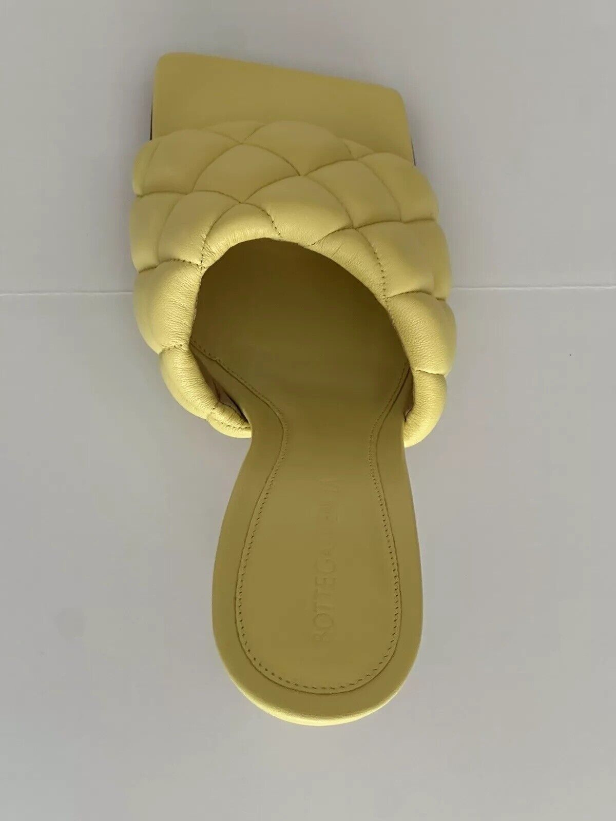 NWT $1200 Bottega Veneta Butterscotch Leather Mules 7 US (37 Euro) 592015 Italy