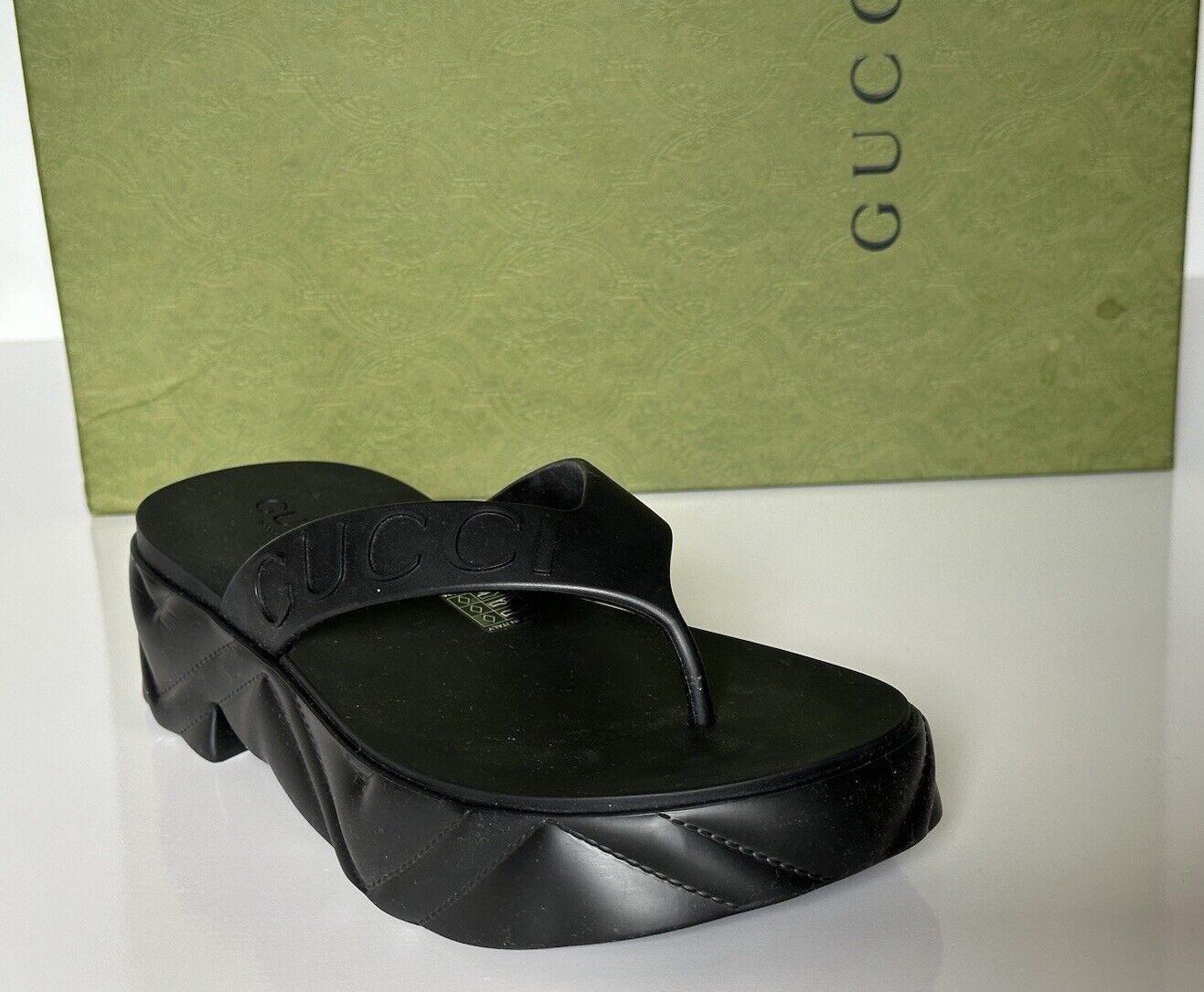 Gucci Women's Rubber Slide Sandals Black 10 US (40 Euro - Fits 11) 746334 IT NIB