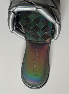 Bottega Veneta Lido Metallic Silver Flat Sandals Shoes 5 US 608853 NWT $1350