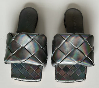 Bottega Veneta Lido Metallic Silver Flat Sandals Shoes 5 US 608853 NWT $1350
