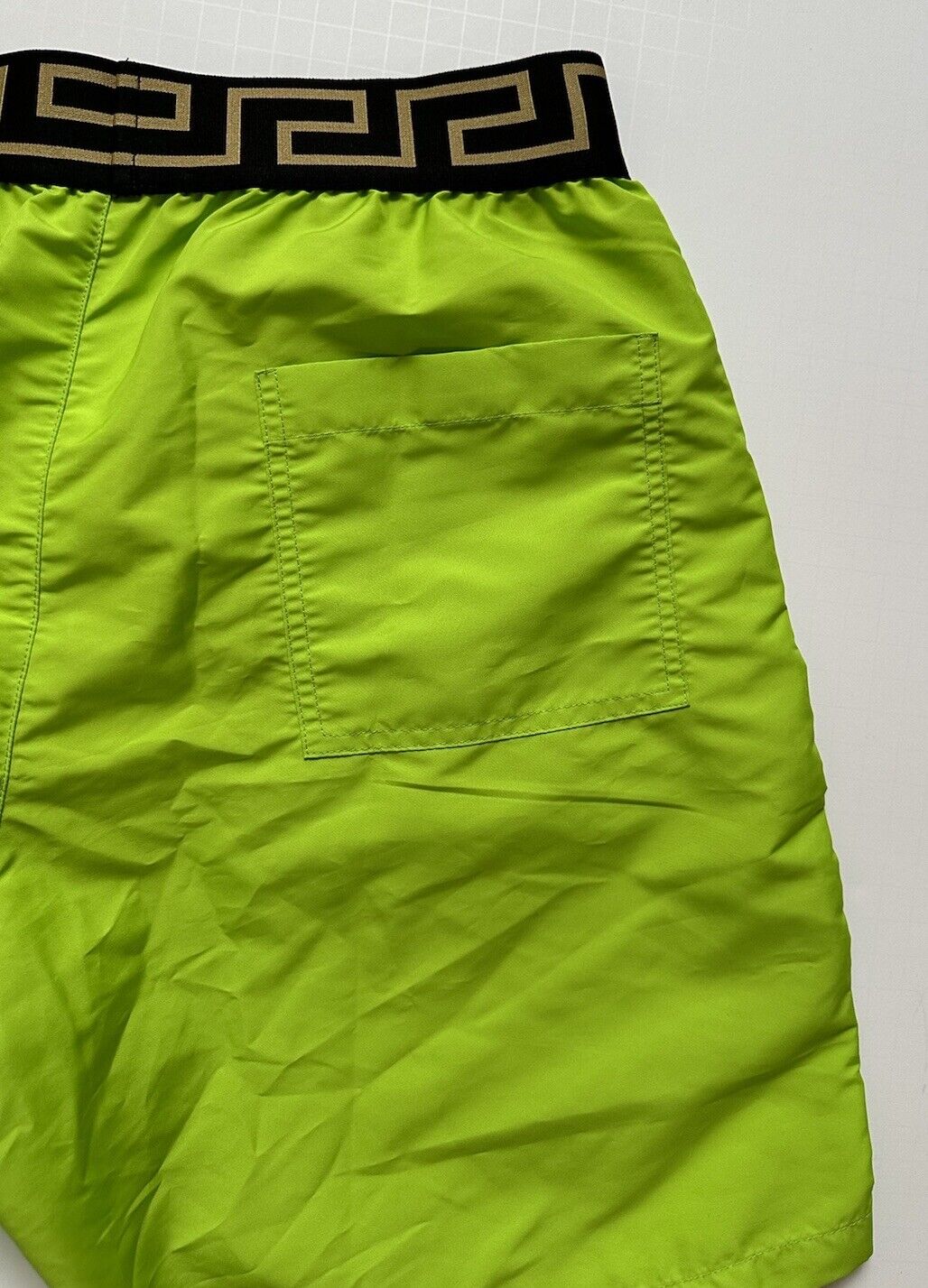 Versace Men's Green Swim Shorts  Size 3 US - 48 Eu (28”)  Italy 1008968 NWT $425