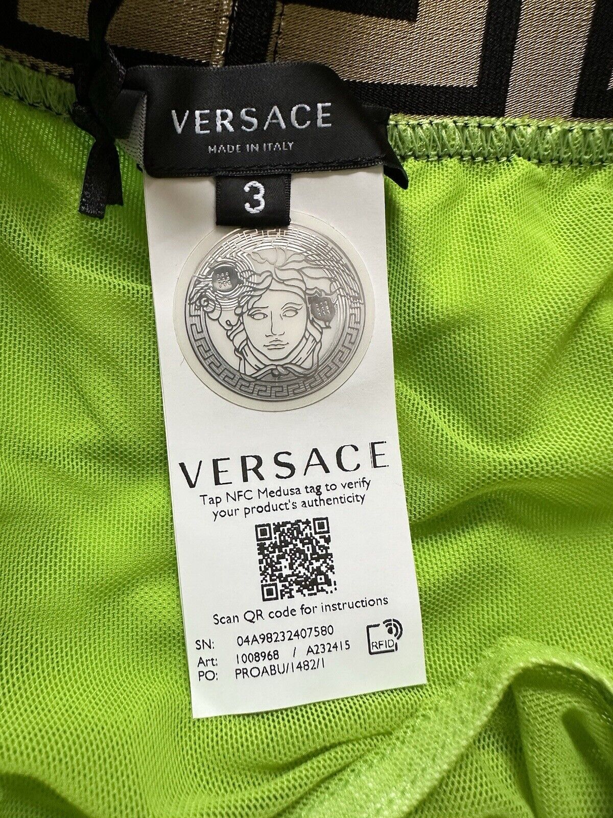 Versace Men's Green Swim Shorts  Size 3 US - 48 Eu (28”)  Italy 1008968 NWT $425