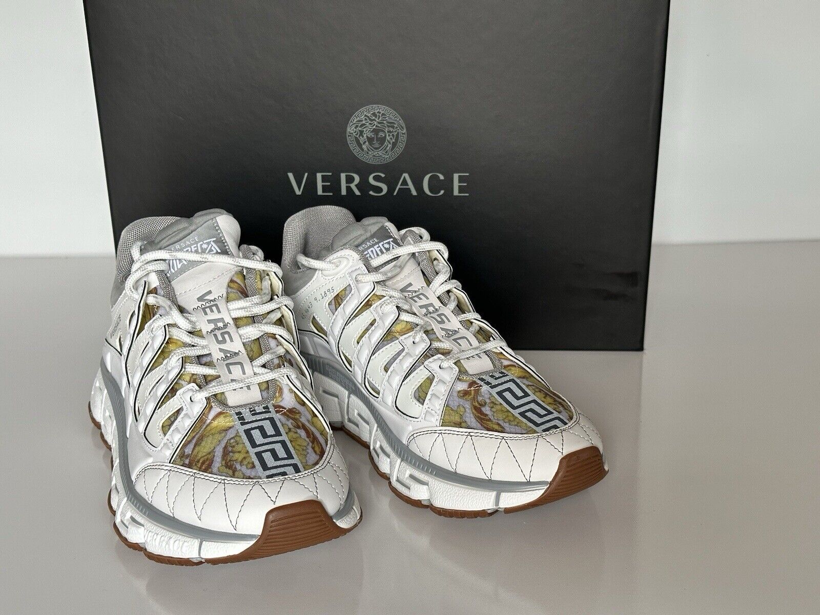 Versace Women’s Trigreca Barocco Sneakers White 9.5 (39.5 Eu) IT 104182 NIB $990