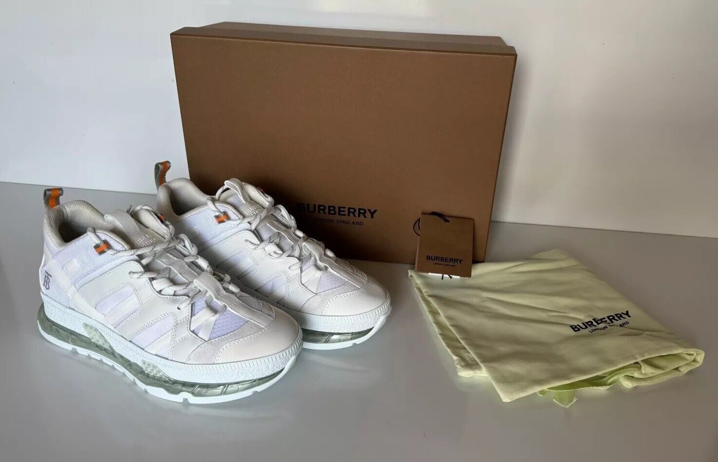 Burberry Women's White Fashion Low Top Sneakers 9 US (39 Euro) 8053929 NIB