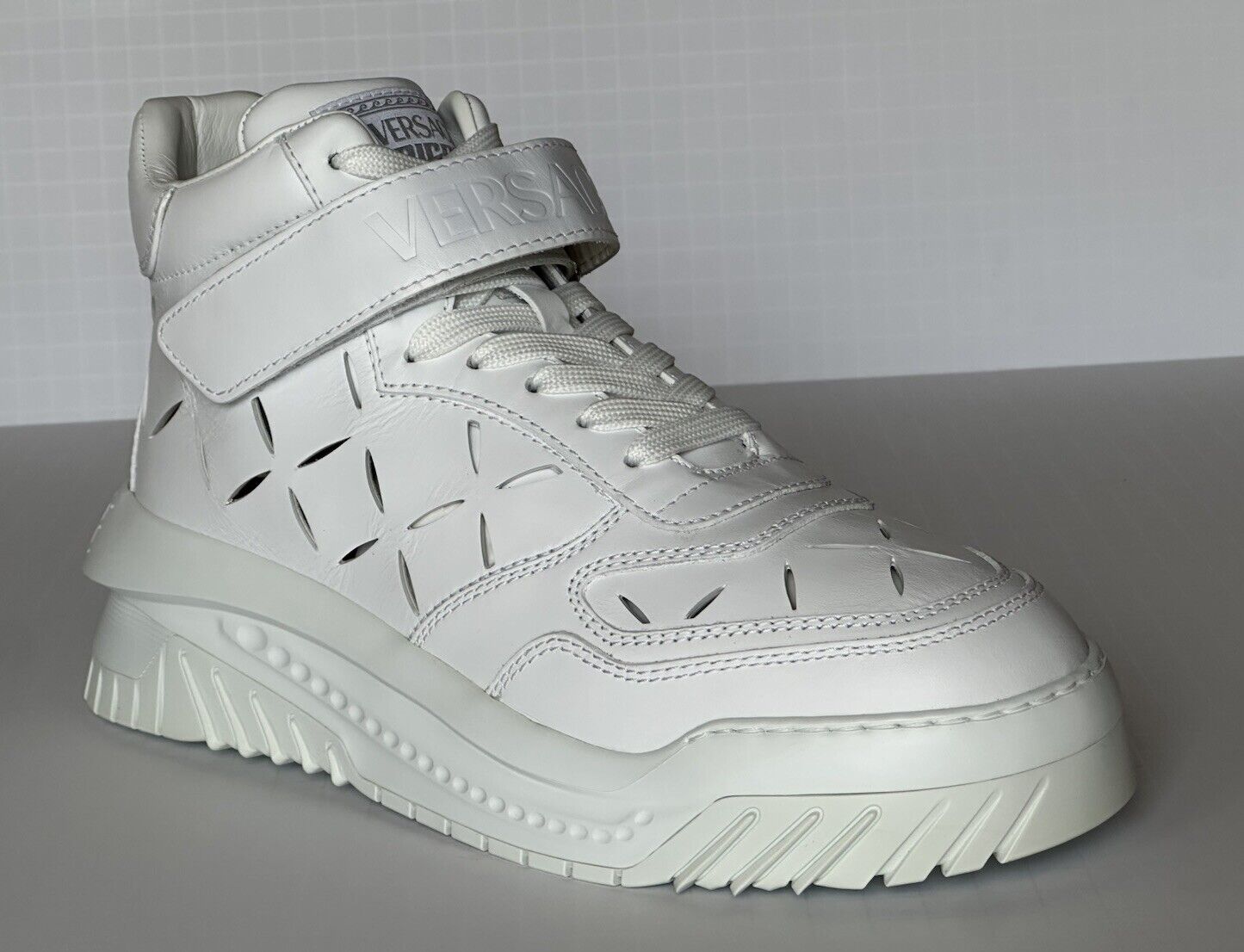 Versace Men's Laserata Leather Sneakers White 10.5 US (43.5) 1008964 NWT $1175