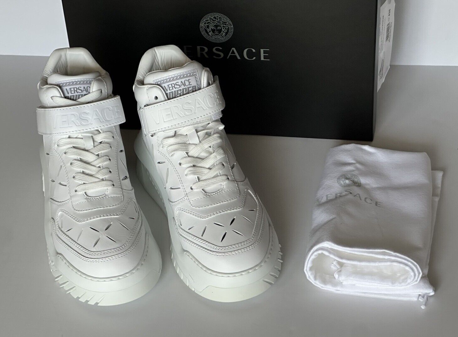 Versace Men's Laserata Leather Sneakers White 10.5 US (43.5) 1008964 NWT $1175