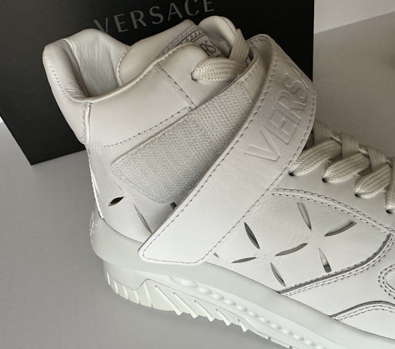 Versace Men's Laserata Leather Sneakers White 10.5 US (43.5) 1008964 NWT $1175