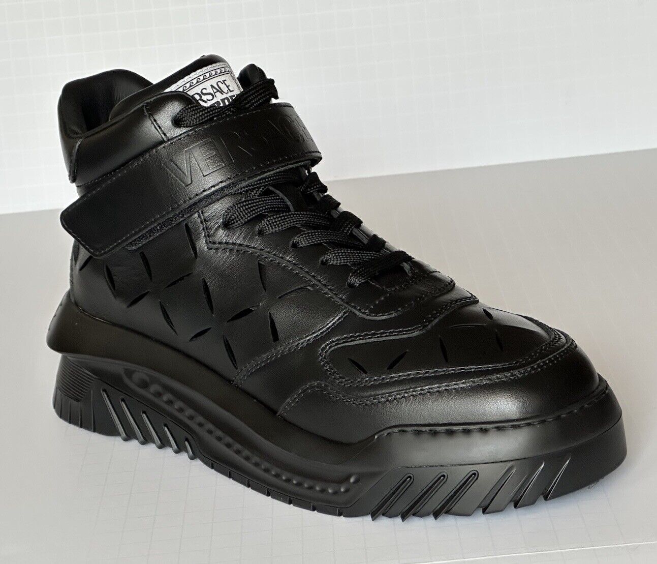 Versace Men's Laserata Leather Sneakers Black 10.5 US (43.5) 1008964 NWT $1175