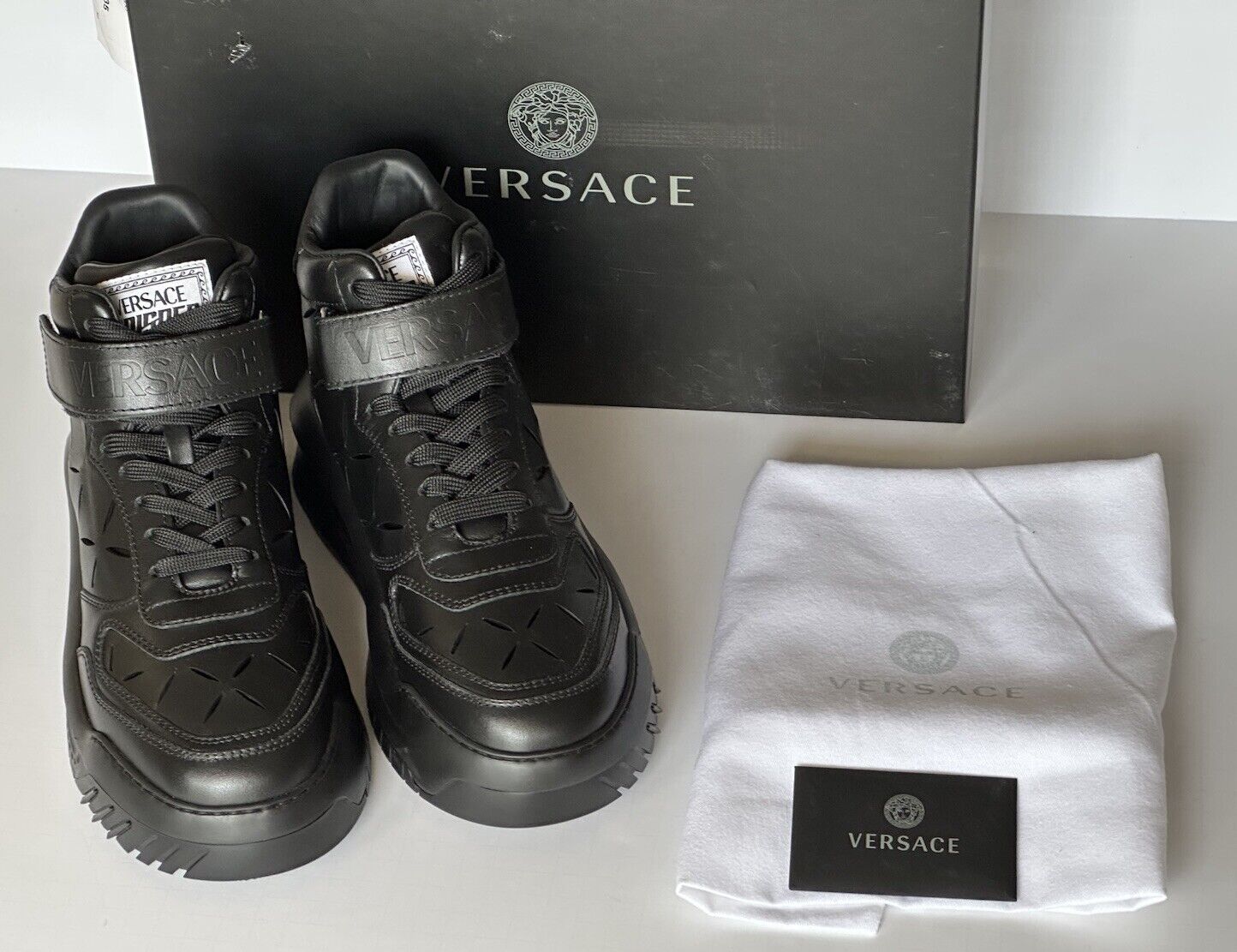 Versace Men's Laserata Leather Sneakers Black 10.5 US (43.5) 1008964 NWT $1175