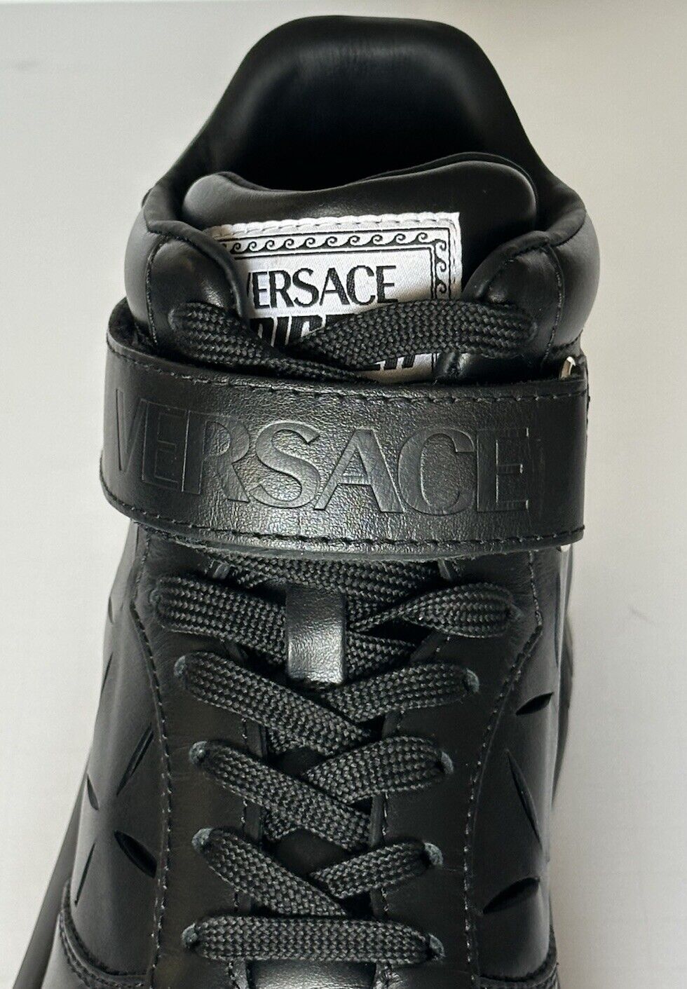 Versace Men's Laserata Leather Sneakers Black 10.5 US (43.5) 1008964 NWT $1175