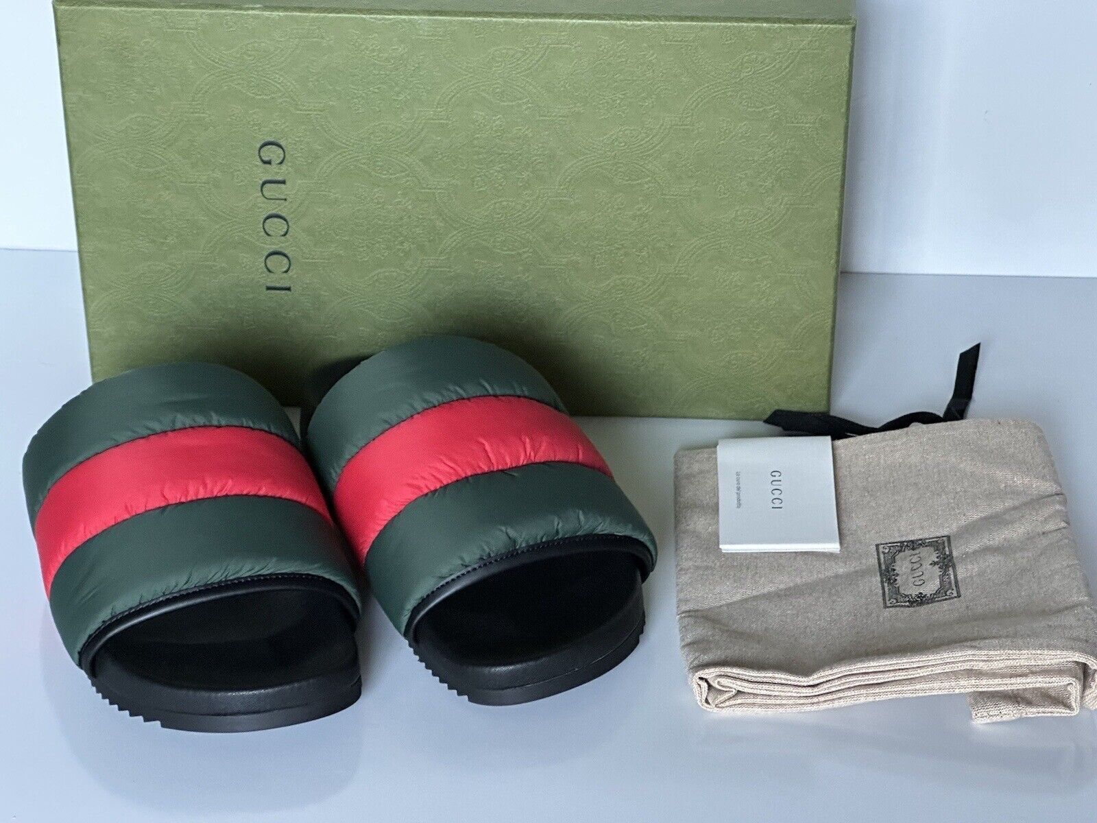 NIB Gucci Women's Nylon Green/Red/Green Slide Sandals 11 US (41 Euro) 700320 IT