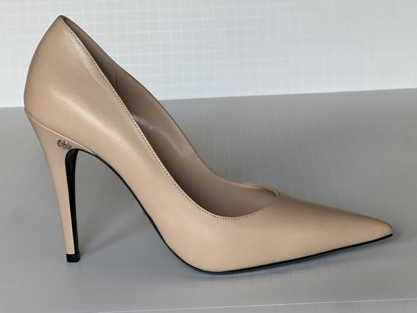 Gucci GG Stilletos Women's Pump Leather Nude Rose Shoes 9 US (39 Eu) 738682 NIB