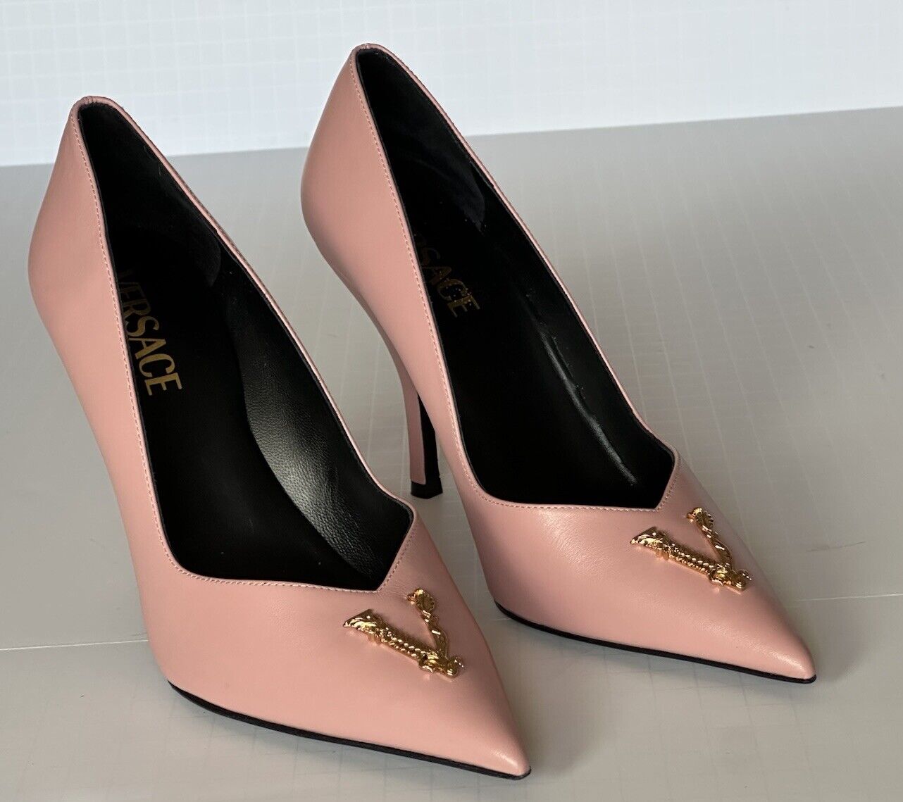 Versace Women's Leather Pump Shoes Dark Rose 7 US (37 Euro) 1014744 IT NIB $1050