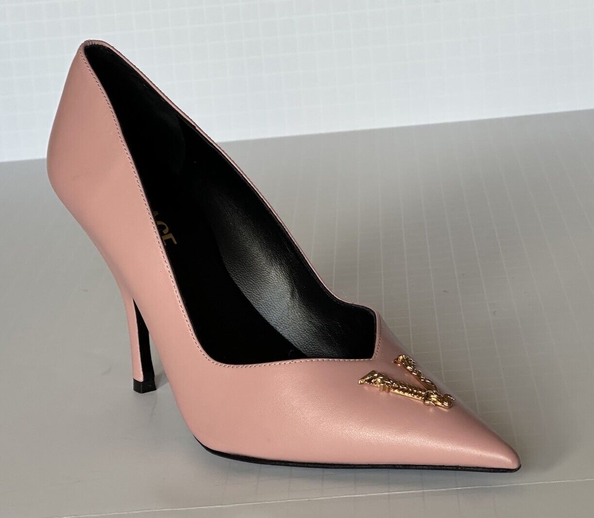 Versace Women's Leather Pump Shoes Dark Rose 7 US (37 Euro) 1014744 IT NIB $1050