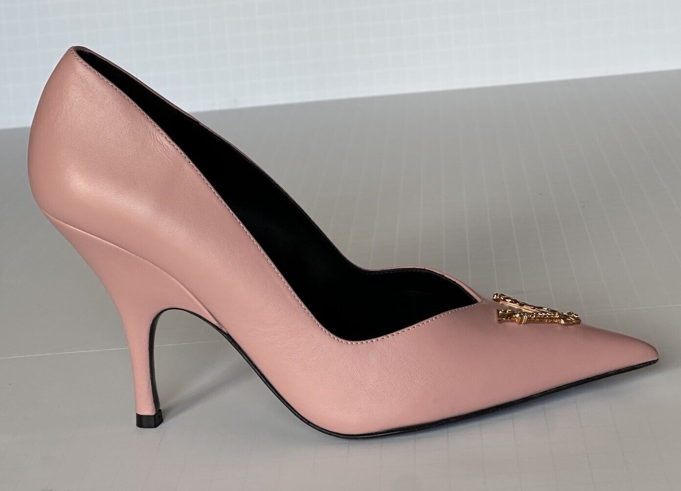 Versace Women's Leather Pump Shoes Dark Rose 7 US (37 Euro) 1014744 IT NIB $1050