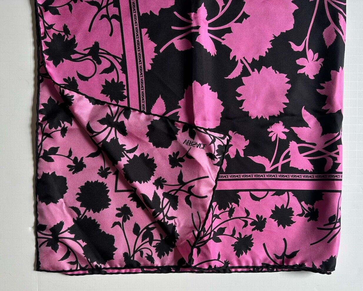 Versace Twill Organic Silk Floral Foulard Pink Scarf 35”x 35” 1001600 New $450