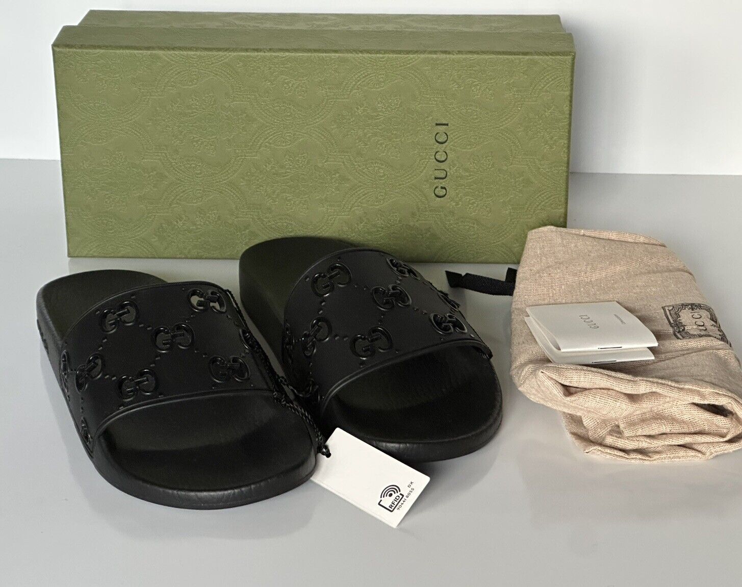 Gucci Women's GG Rubber Slide Sandals Black 10 US (40 Euro) 573922 IT NIB