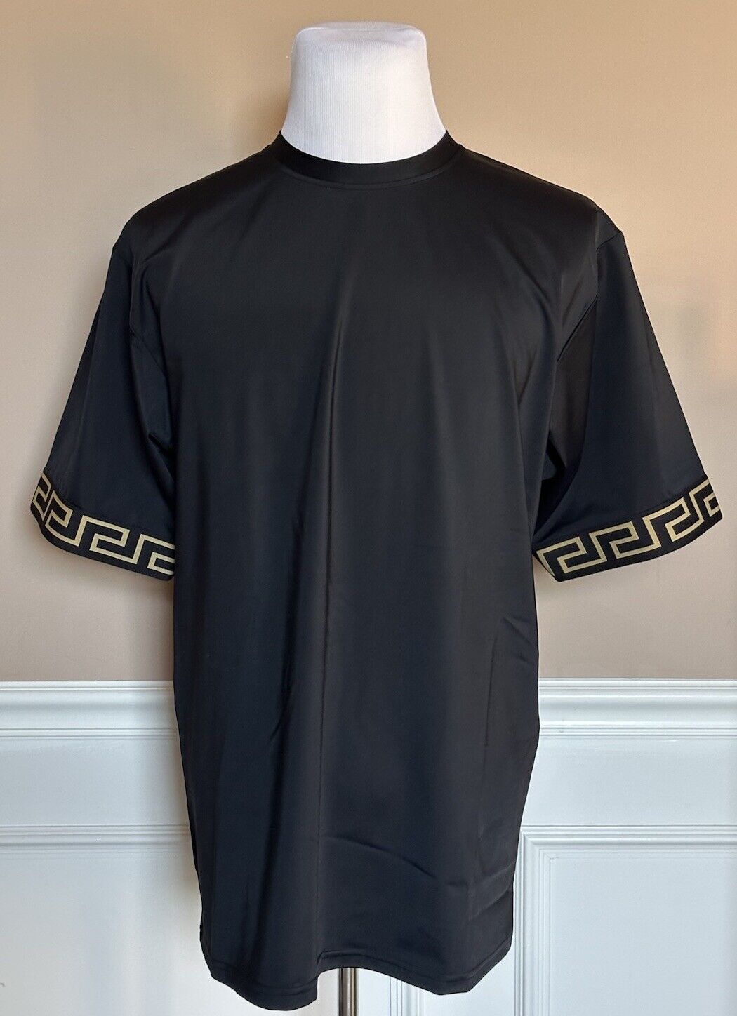 Versace Greek Key Logo Black T-Shirt Medium (48 Euro) Italy 1004079 NWT $475