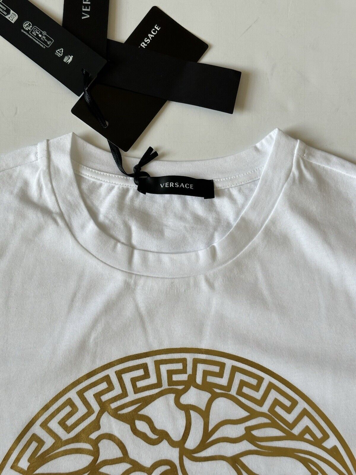 Versace Women's Gold Medusa White  Cotton Jersey T-Shirt 4 (38) A89559S NWT $475