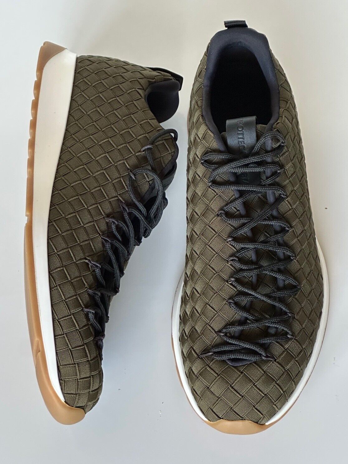 Bottega Veneta Men's Scar Tex Khaki Sneakers 8.5 US (41.5) 609915 3349 NIB $790