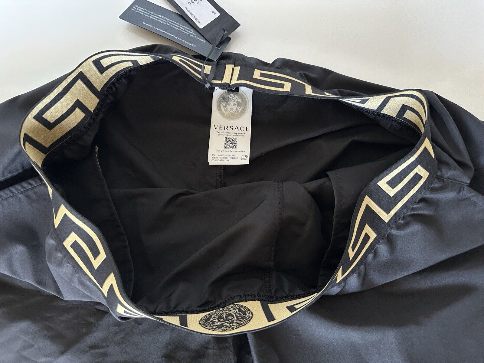 Versace Greek Key Logo Men's Black Swim Shorts Size 5 (32”) IT ABU01027 NWT