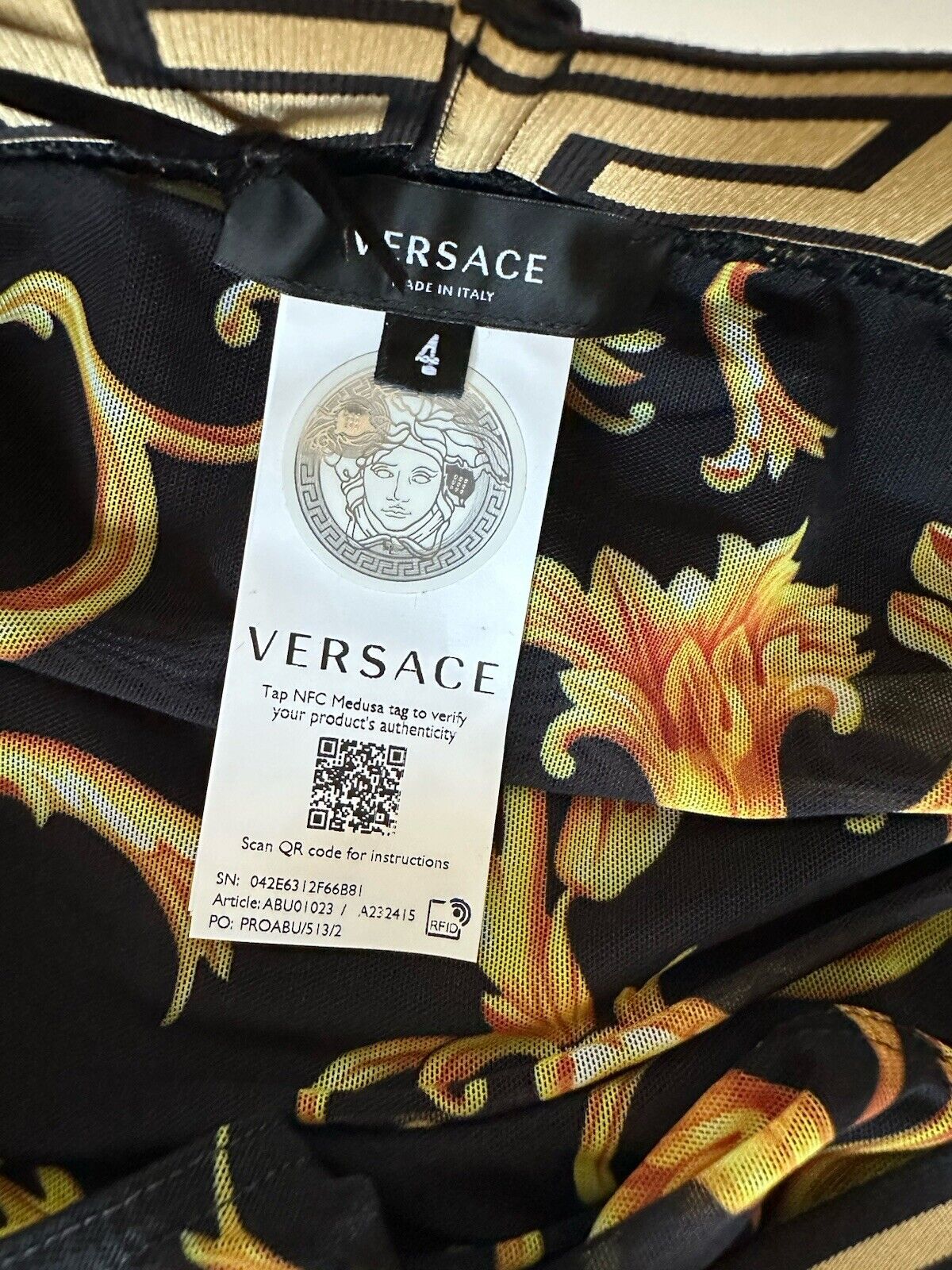 Versace Greek Key Logo Men's Black Swim Shorts Size 4 (30”) IT ABU01023 NWT