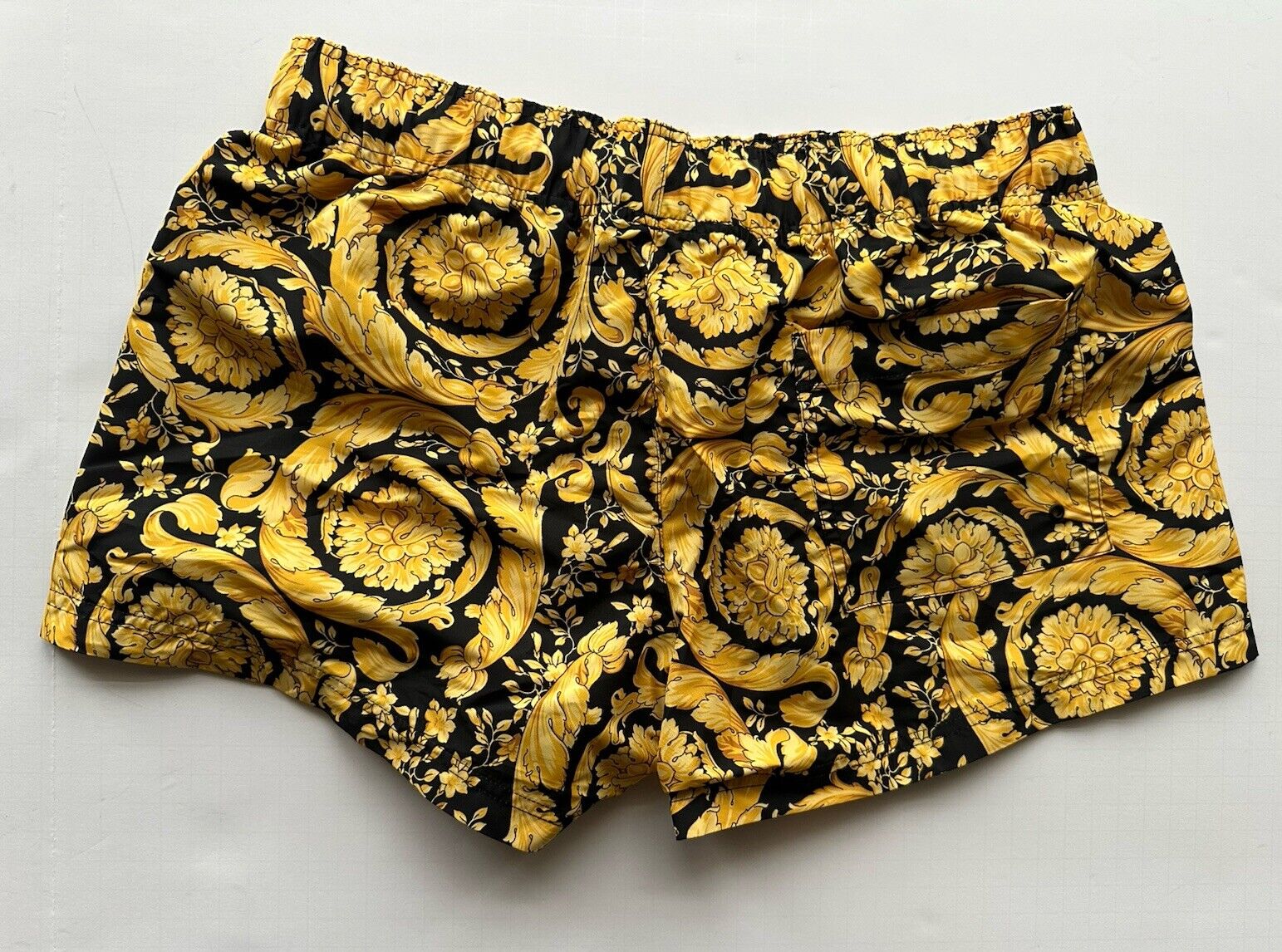 Versace Gold Print Logo Women’s Black Short Swim Shorts 4 US (38) ABD05032 NWT