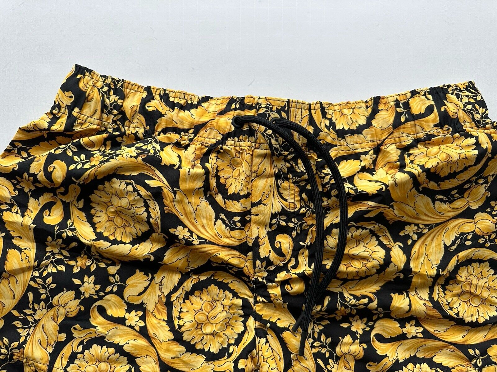 Versace Gold Print Logo Women’s Black Short Swim Shorts 6 US (40) ABD05032 NWT