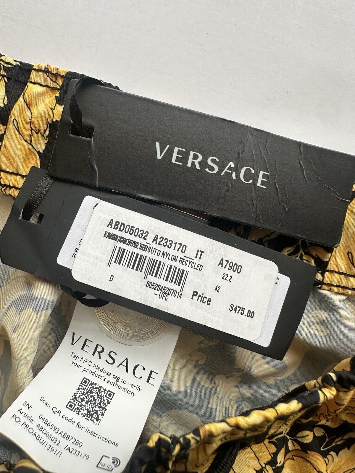 Versace Gold Print Logo Women’s Black Short Swim Shorts 8 US (42) ABD05032 NWT