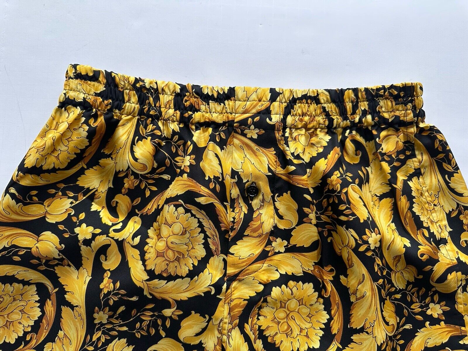 Versace Barocco Print Logo Women’s Silk Black/Gold Shorts 1 US AUD05063 NWT $625