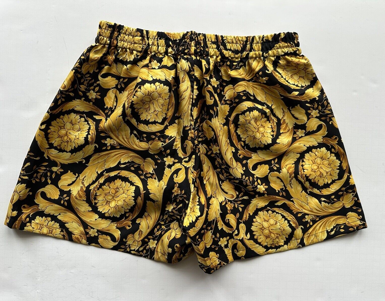 Versace Barocco Print Logo Women’s Silk Black/Gold Shorts 1 US AUD05063 NWT $625