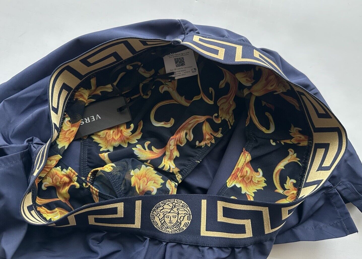 Versace Greek Key Logo Men's Blue Swim Shorts Size 4 (30”) ABU01022 NWT $325