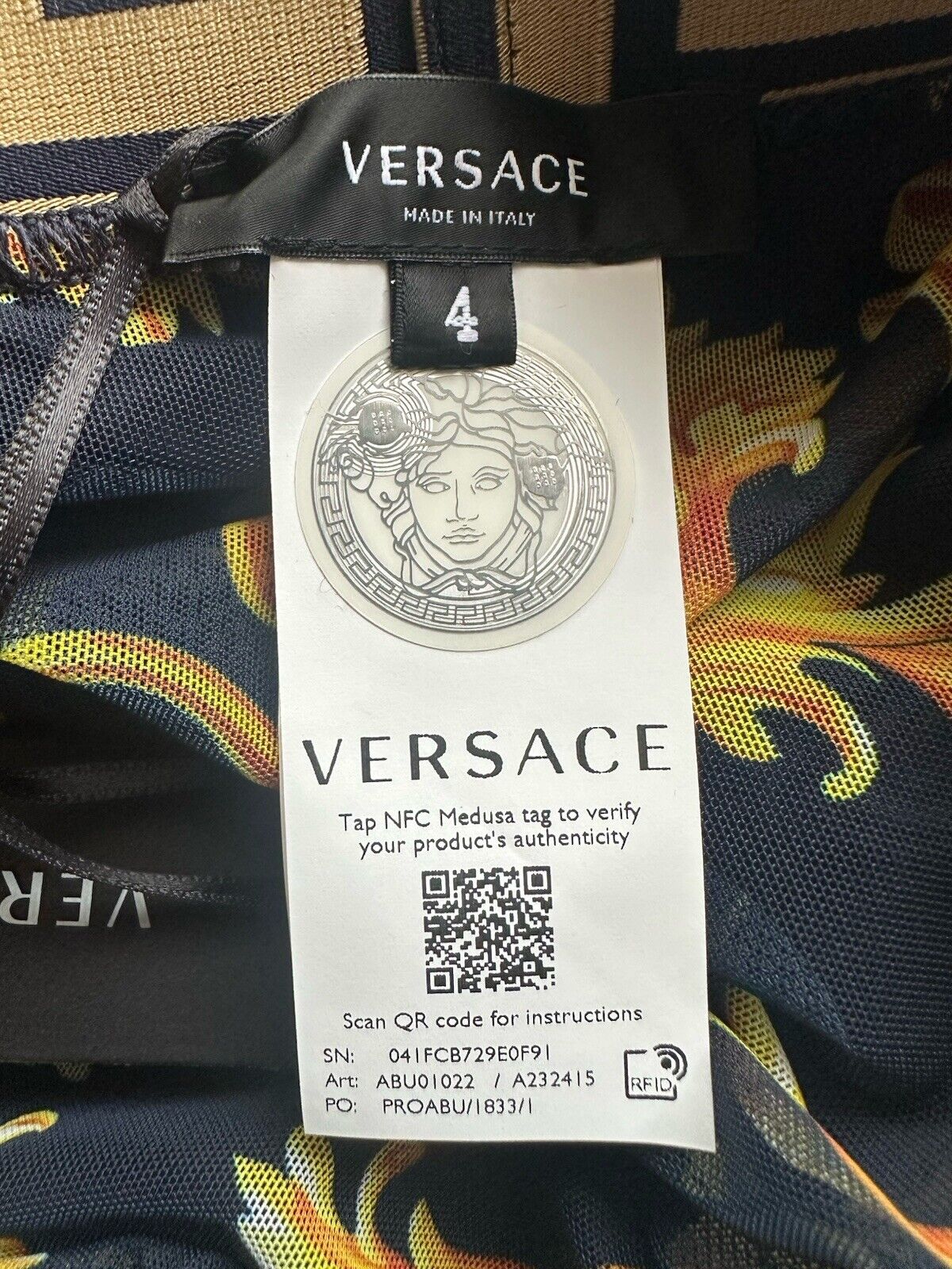 Versace Greek Key Logo Men's Blue Swim Shorts Size 4 (30”) ABU01022 NWT $325