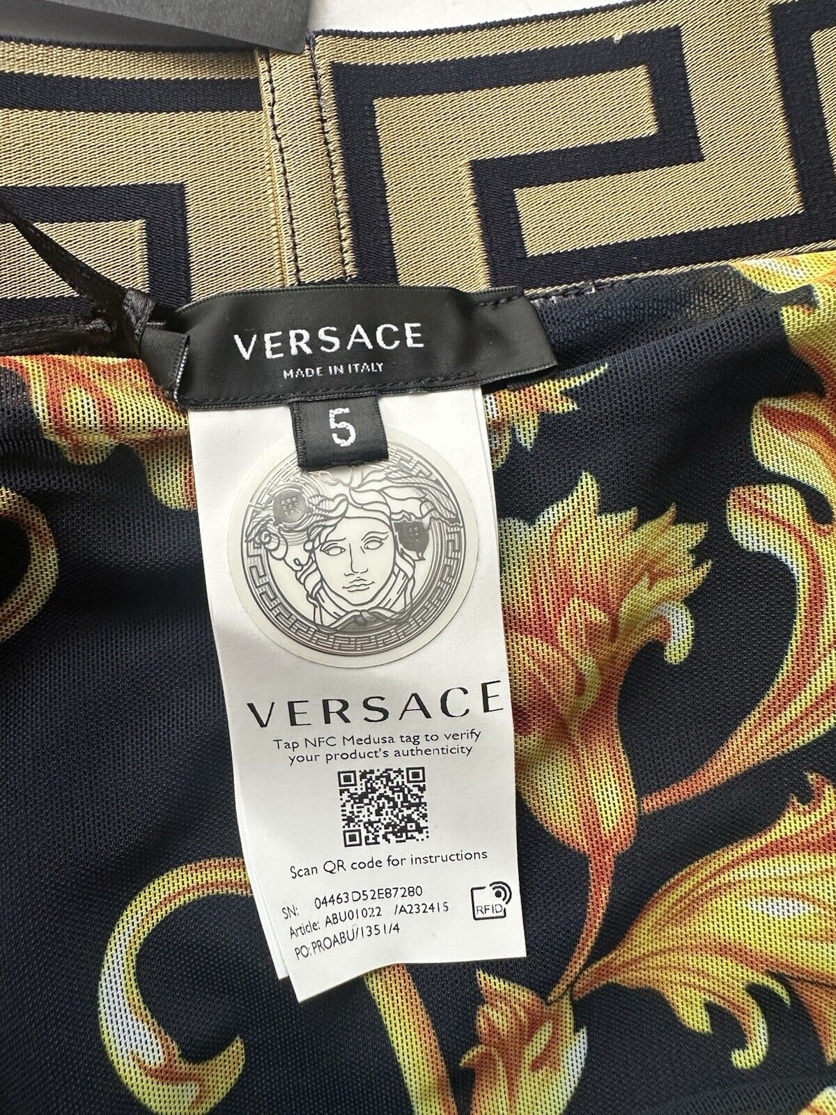 Versace Greek Key Logo Men's Blue Swim Shorts Size 5 (32”) ABU01022 NWT $325