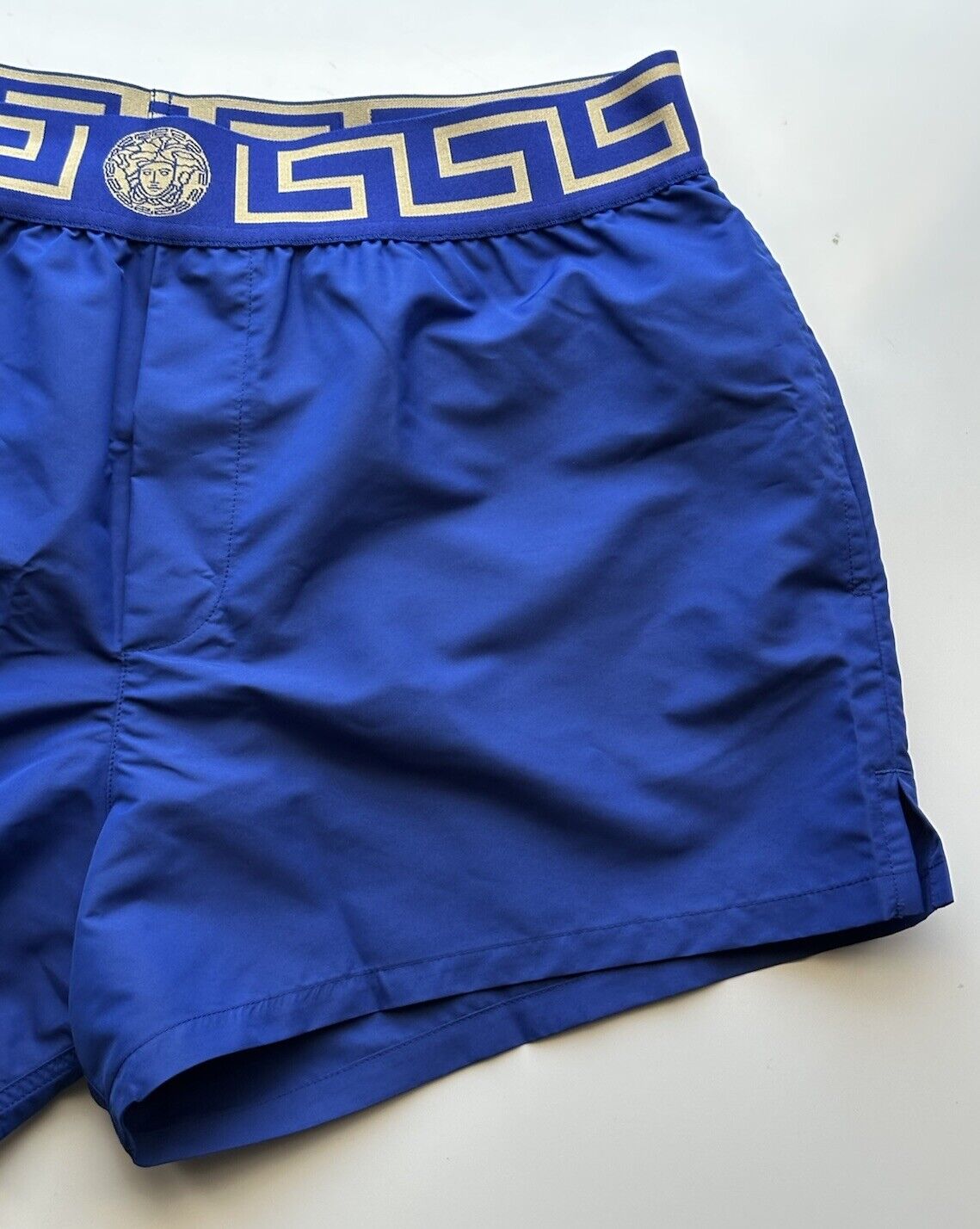 Versace Greek Key Logo Mens Blue/Gold Swim Shorts Size 4 (30”) ABU01022 NWT $325