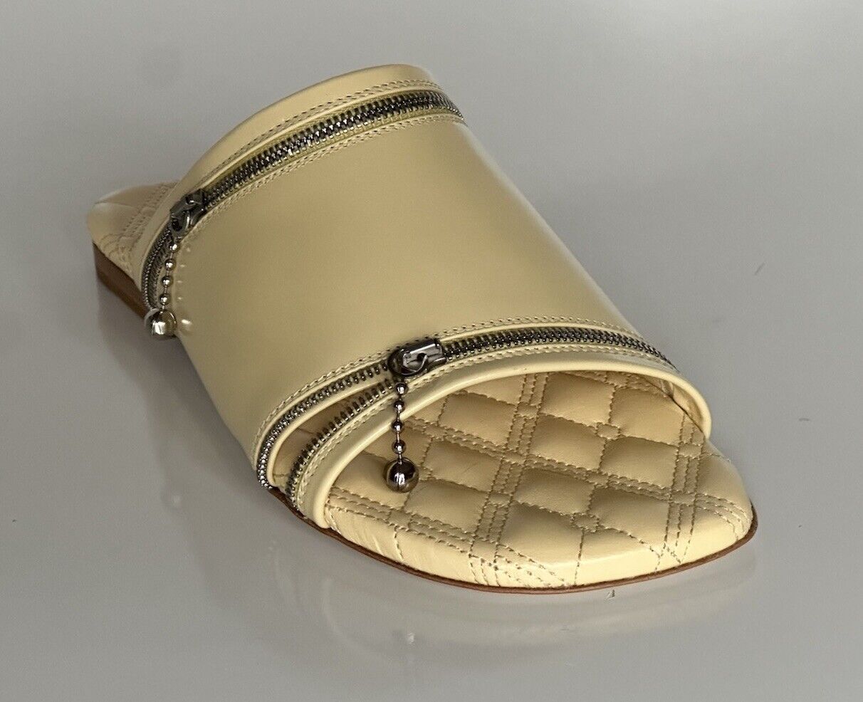 Burberry Open Toe Yellow Leather Slides Sandals 7 US (37) 8080264 IT NIB $990