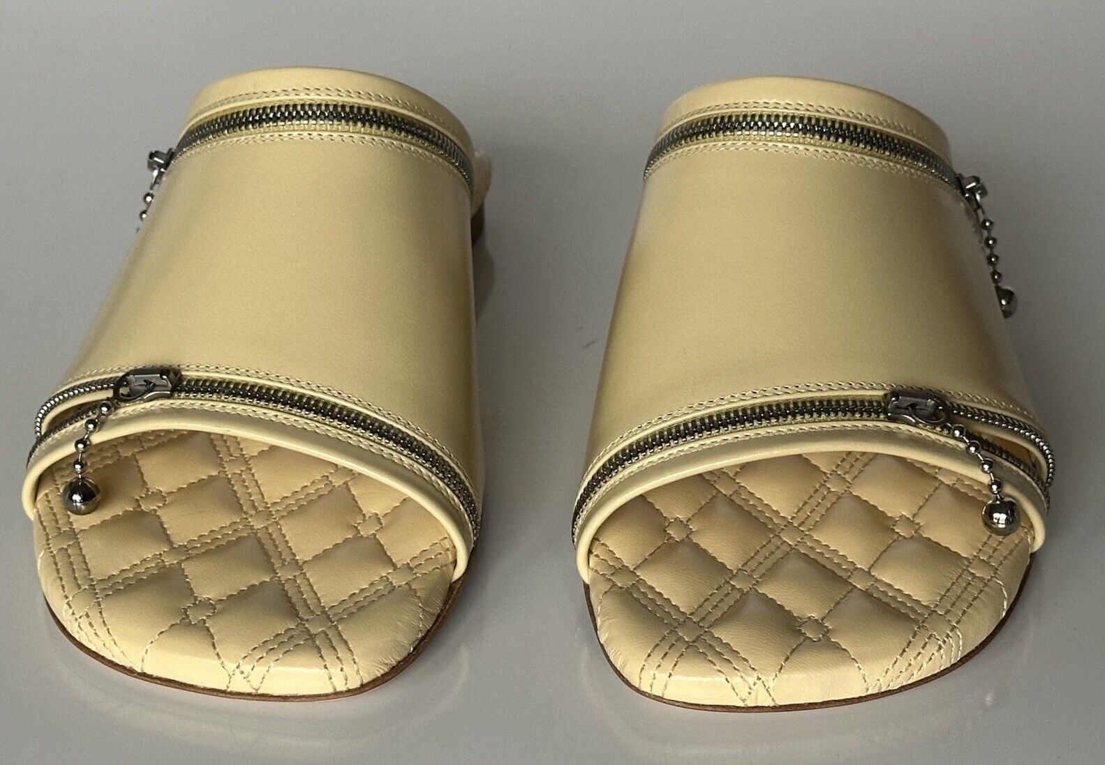 Burberry Open Toe Yellow Leather Slides Sandals 7 US (37) 8080264 IT NIB $990