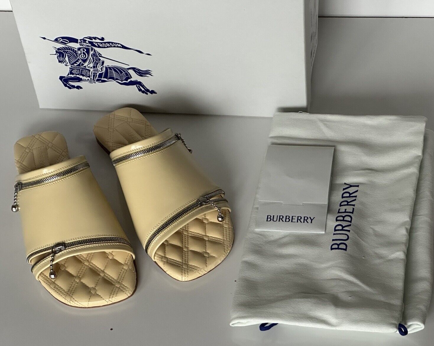 Burberry Open Toe Yellow Leather Slides Sandals 7 US (37) 8080264 IT NIB $990